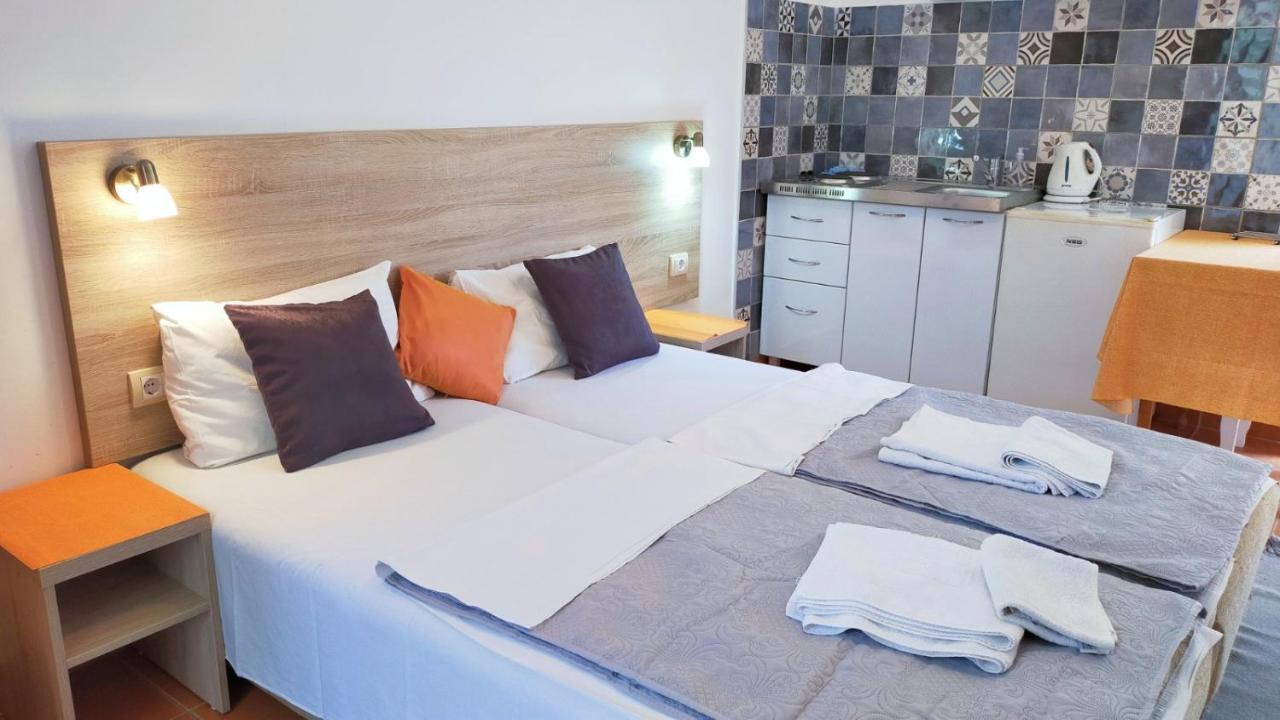 Guesthouse Tri Palme Bečići Εξωτερικό φωτογραφία