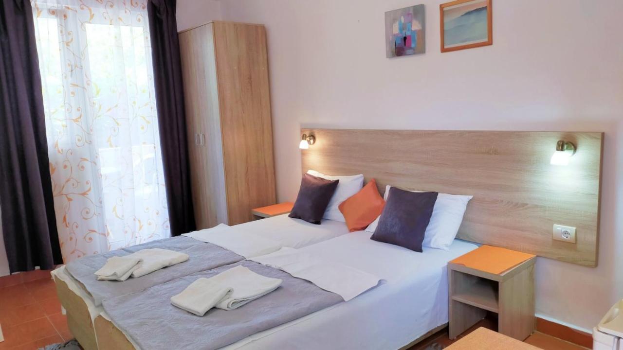 Guesthouse Tri Palme Bečići Εξωτερικό φωτογραφία
