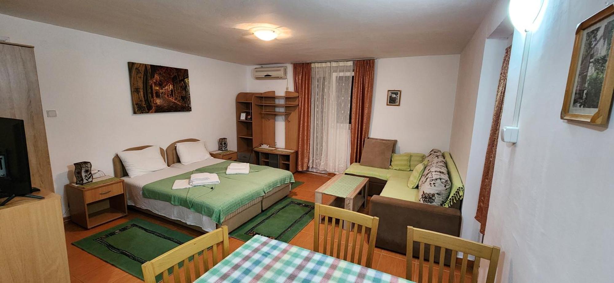 Guesthouse Tri Palme Bečići Εξωτερικό φωτογραφία